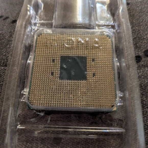 AMD Processor RYSEN-x3700 - Picture 3 of 3